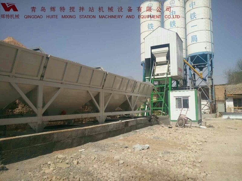 輝特攪拌站50站采用計算機(jī)加儀表的控制系統(tǒng)，計算速度快